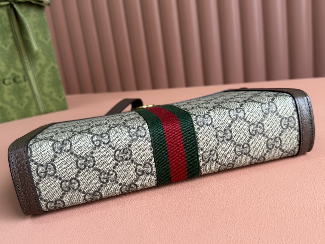 Gucci Clutch Bags